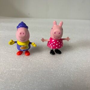 Peppa Pig Figurine Lot Of 2 Pink Polka Dot Winter Hat And Scarf Hasbro